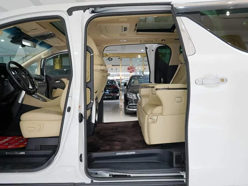Toyota Vellfire — фото 6