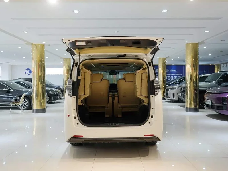 Toyota Vellfire — фото 7