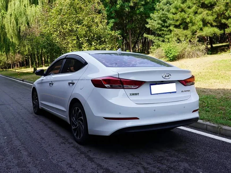 Hyundai Elantra Sport — фото 13