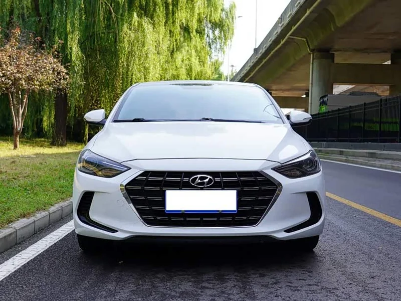 Hyundai Elantra Sport — фото 2