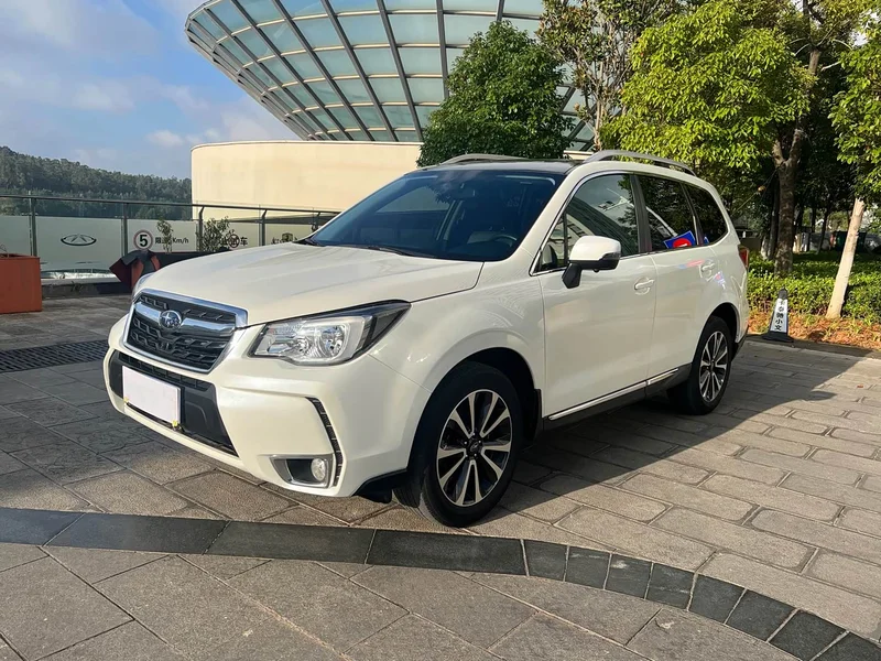 Subaru Forester — фото 1