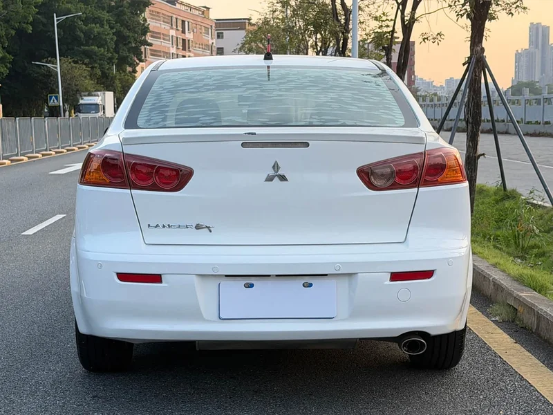 Mitsubishi Lancer EX — фото 11