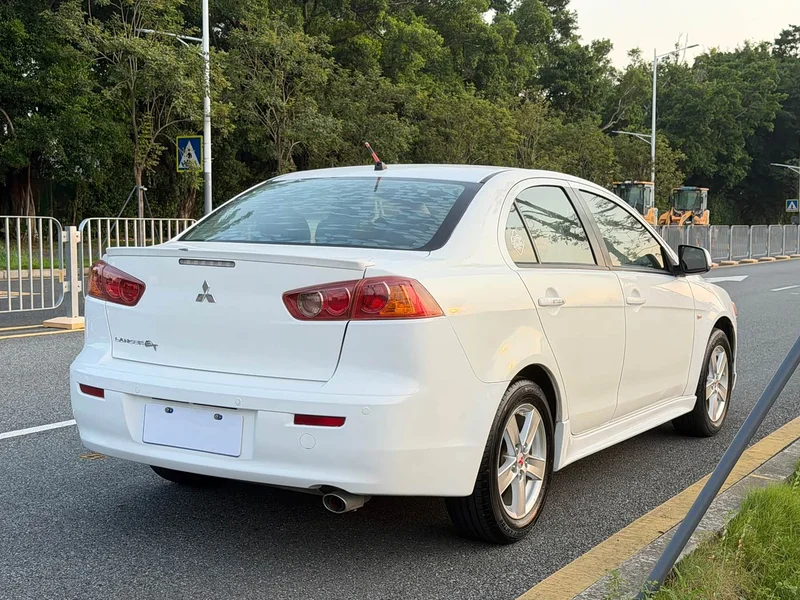 Mitsubishi Lancer EX — фото 12