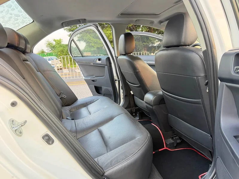 Mitsubishi Lancer EX — фото 9