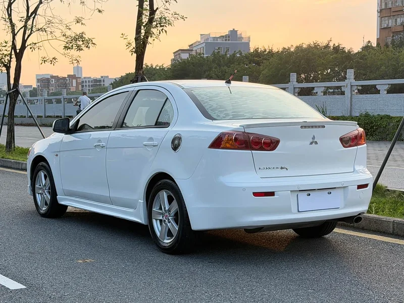 Mitsubishi Lancer EX — фото 10