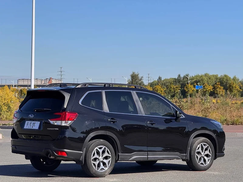 Subaru Forester — фото 4