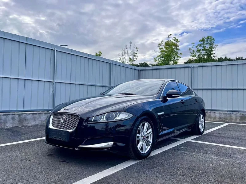 Jaguar XF — фото 1