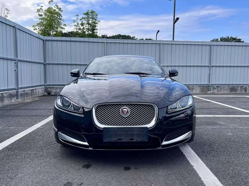 Jaguar XF — фото 2