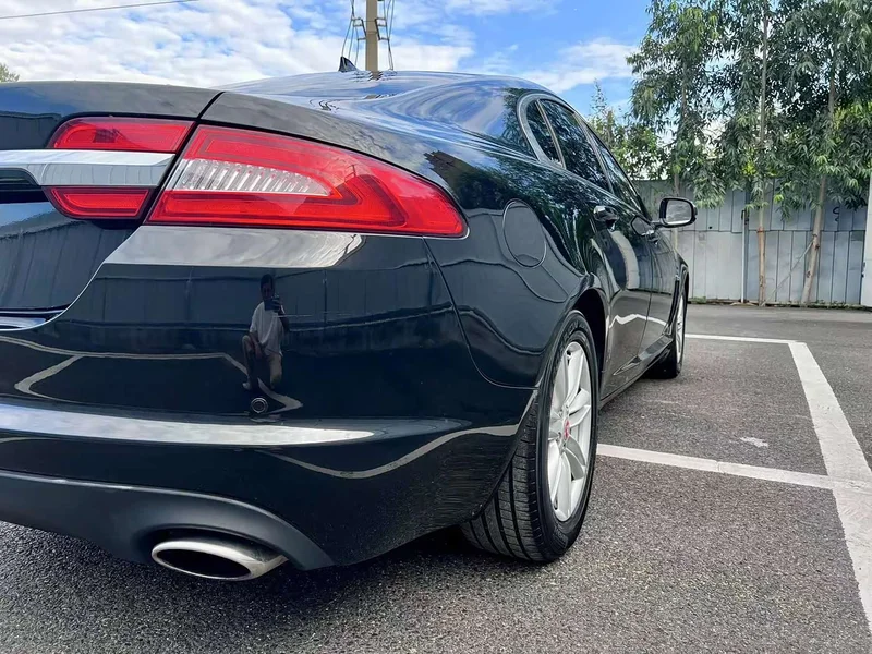 Jaguar XF — фото 8
