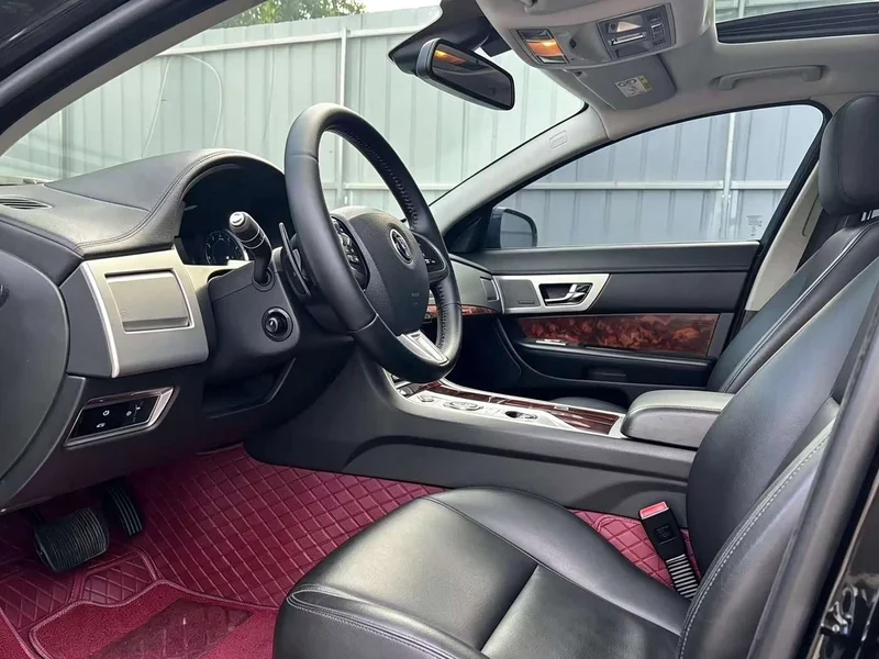 Jaguar XF — фото 9