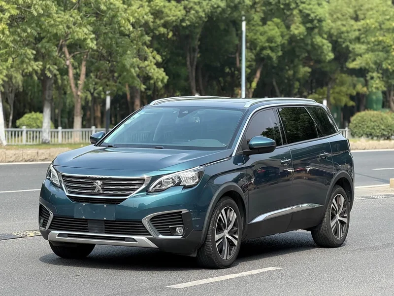 Peugeot 5008 — фото 1