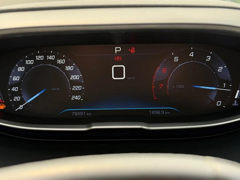 Peugeot 5008 — фото 13
