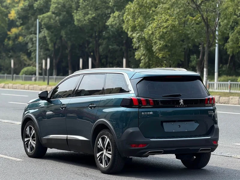 Peugeot 5008 — фото 4