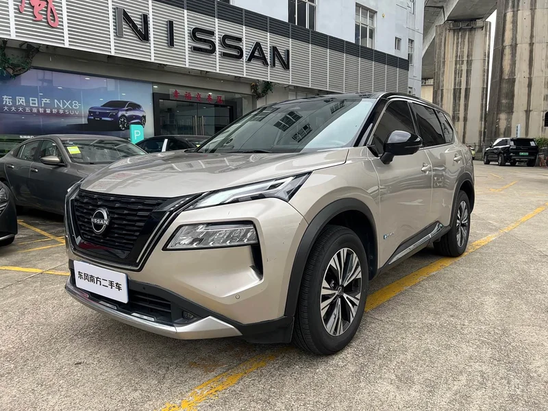 Nissan X-Trail — фото 1
