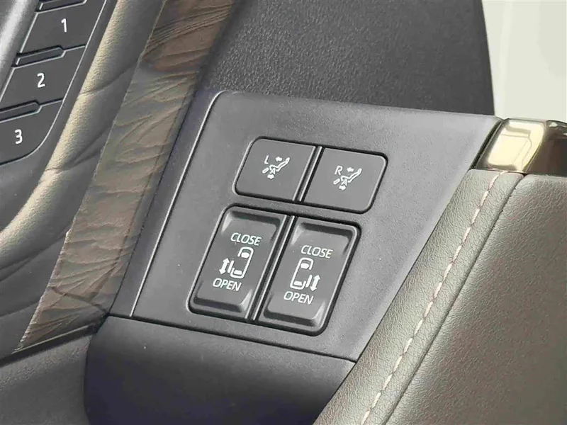 Toyota Vellfire — фото 17