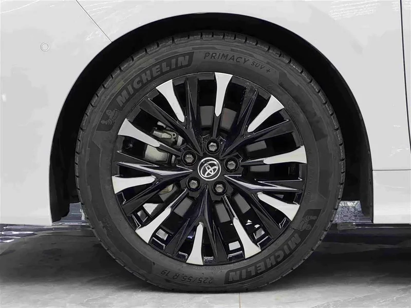 Toyota Vellfire — фото 4