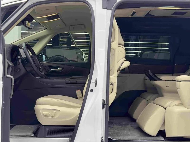 Toyota Vellfire — фото 8