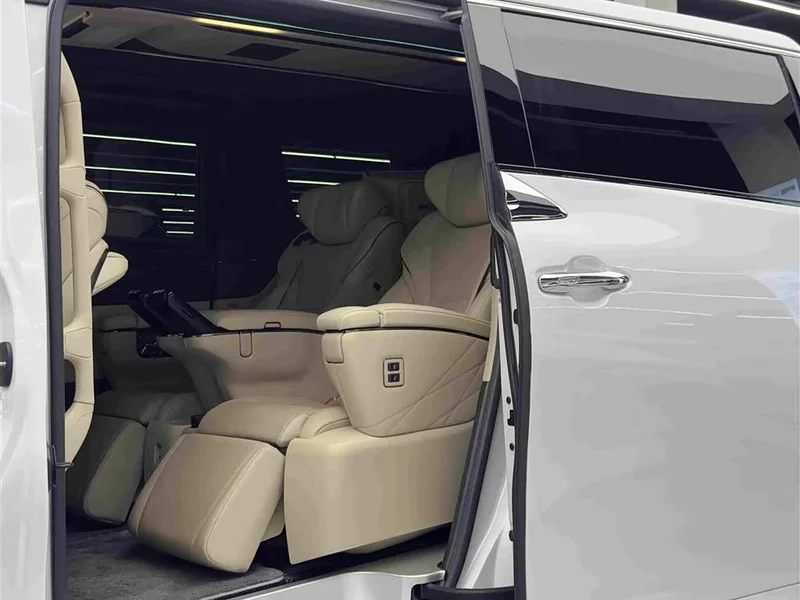 Toyota Vellfire — фото 9
