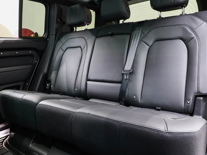 Land Rover Defender — фото 12