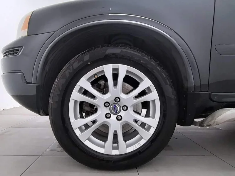 Volvo XC90 — фото 17