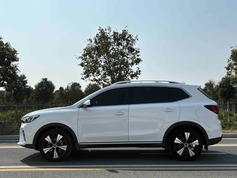 Roewe RX5 — фото 6