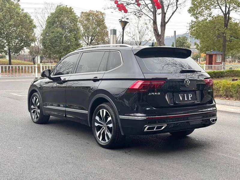 Volkswagen Tiguan L — фото 4