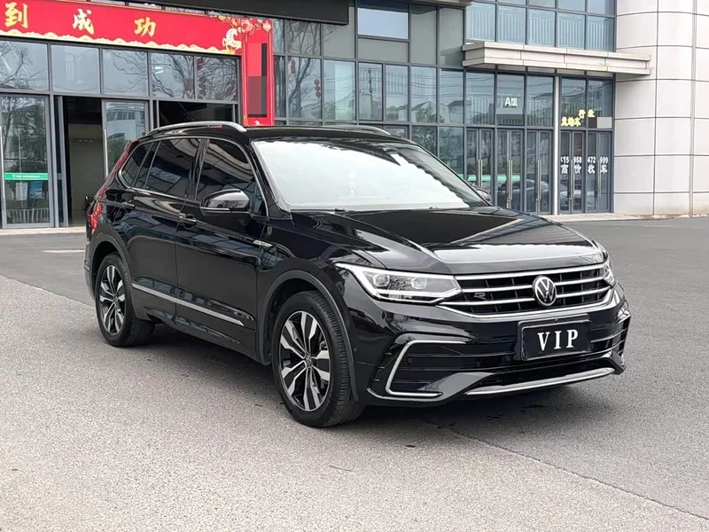 Volkswagen Tiguan L — фото 5