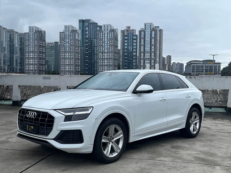 Audi Q8 — фото 1