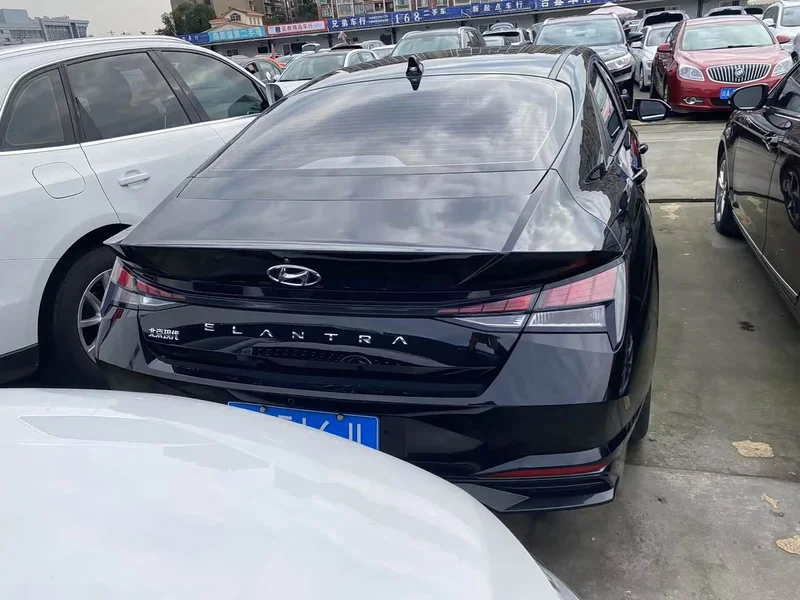 Hyundai Elantra — фото 10