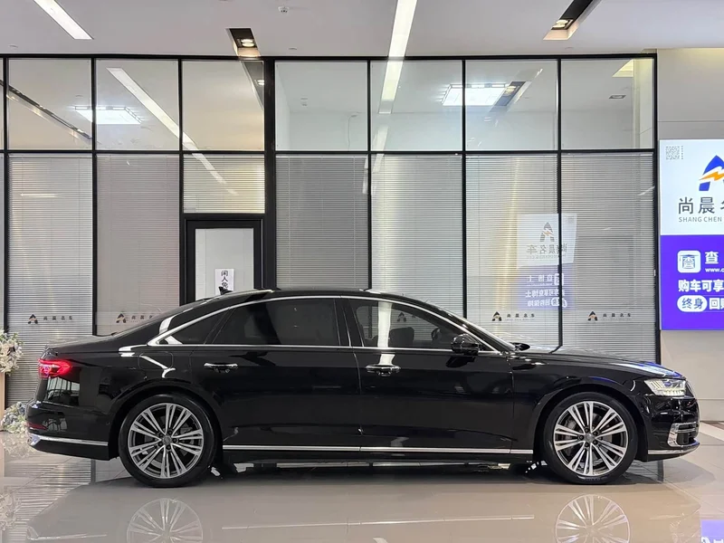 Audi A8 — фото 19