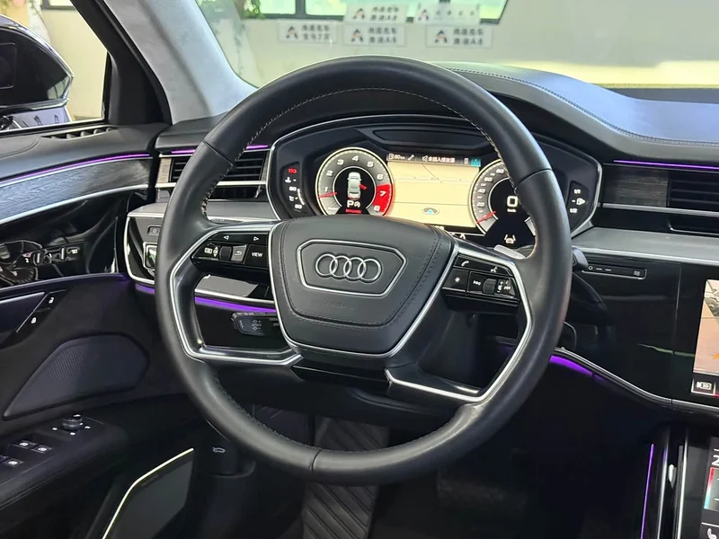Audi A8 — фото 5