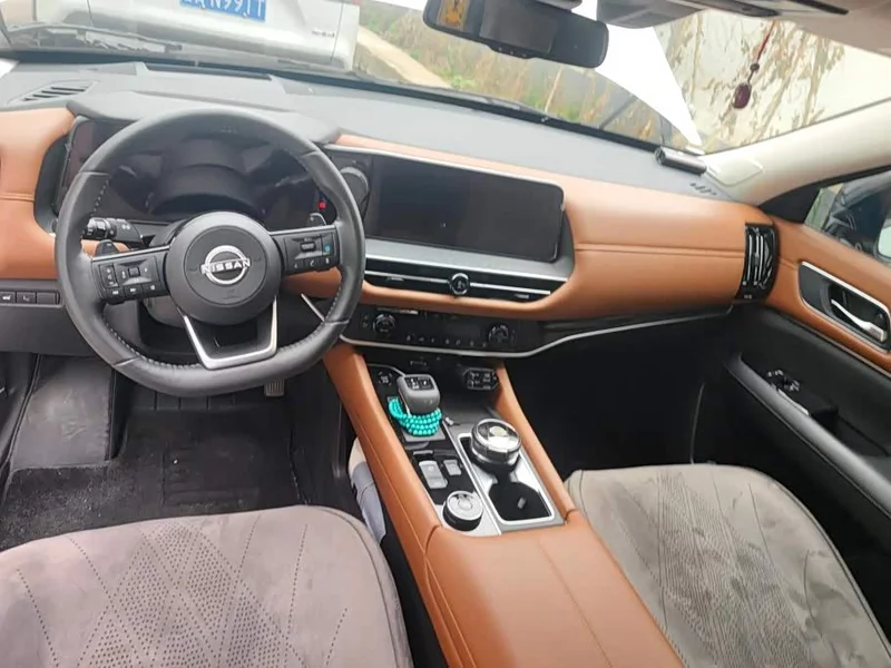 Nissan Pathfinder — фото 12