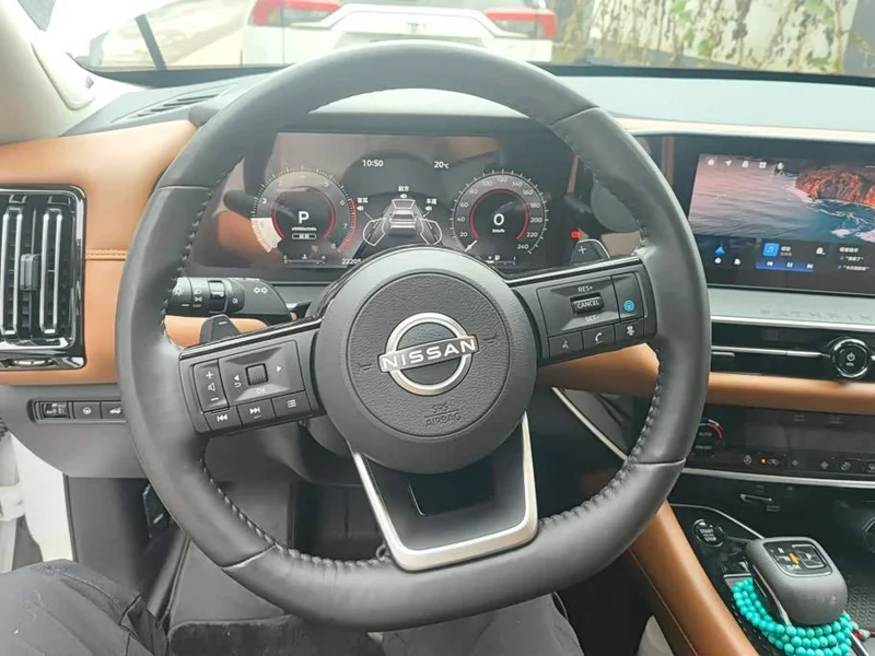 Nissan Pathfinder — фото 15