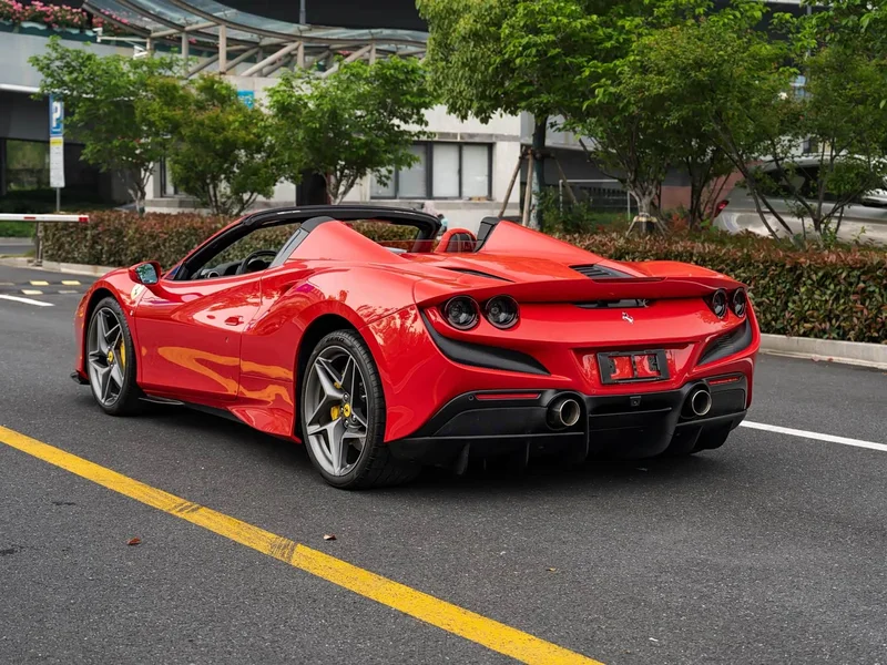 Ferrari F8 — фото 12
