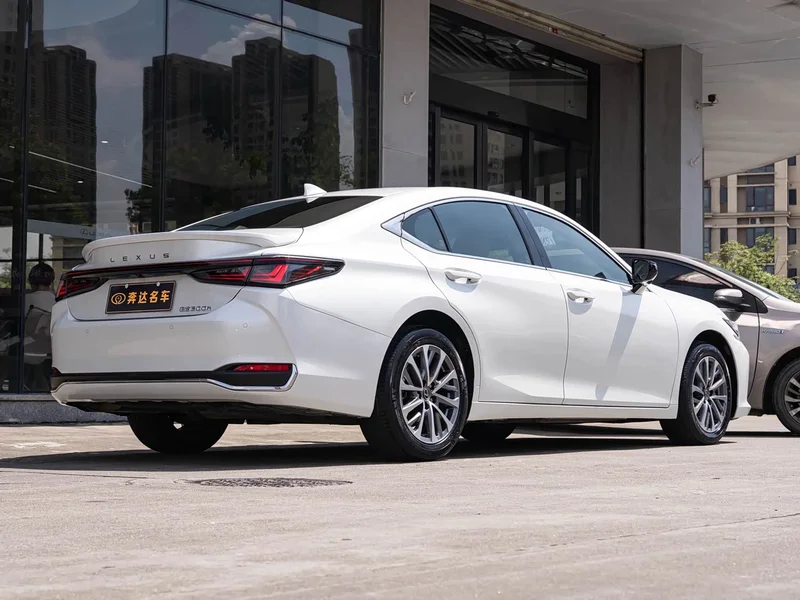 Lexus ES — фото 3