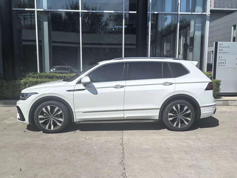 Volkswagen Tiguan L — фото 2