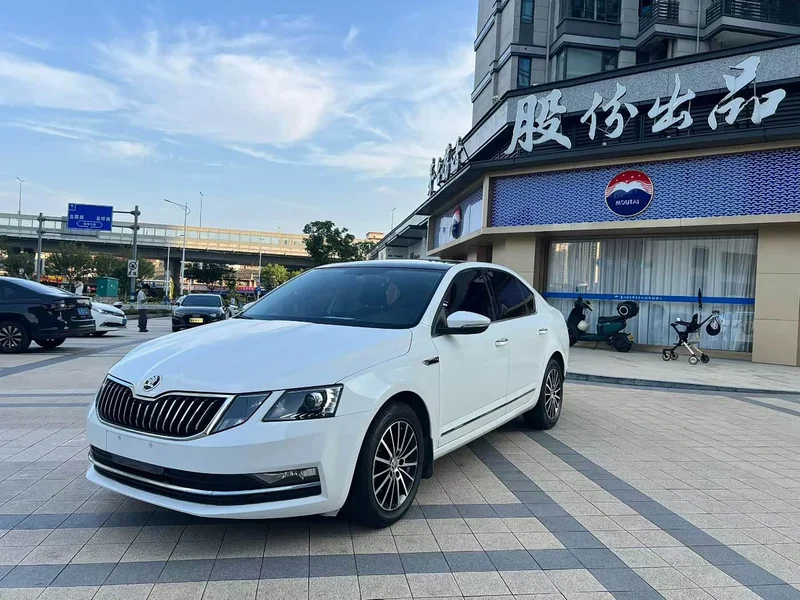 Volkswagen Octavia — фото 1