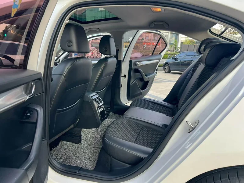 Volkswagen Octavia — фото 6