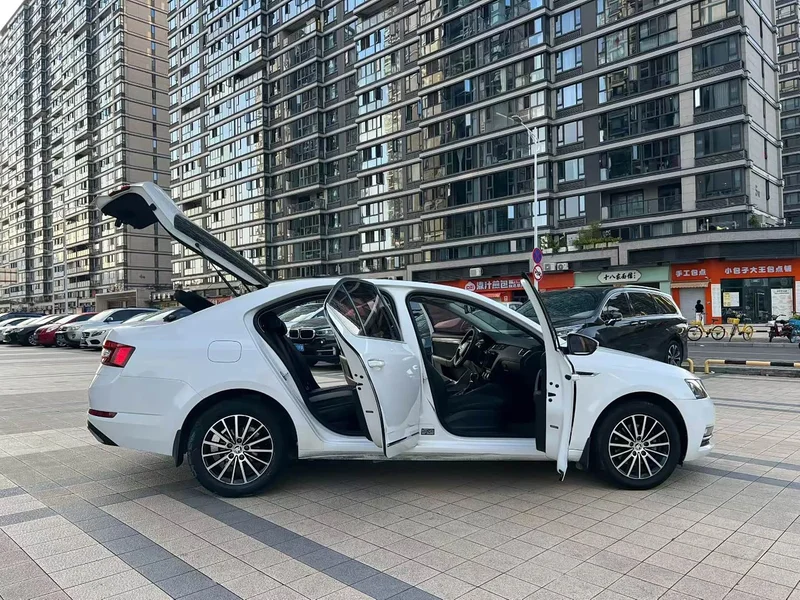 Volkswagen Octavia — фото 8