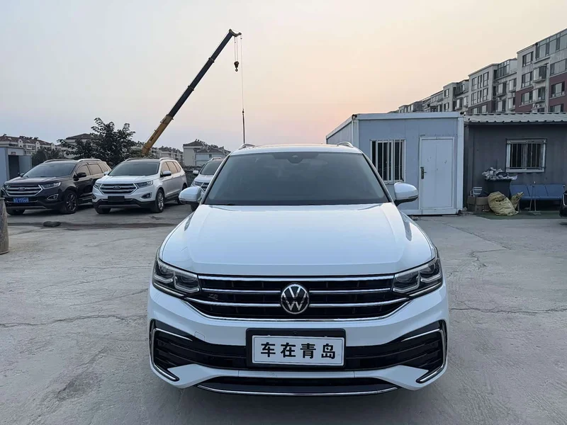 Volkswagen Tiguan L — фото 2