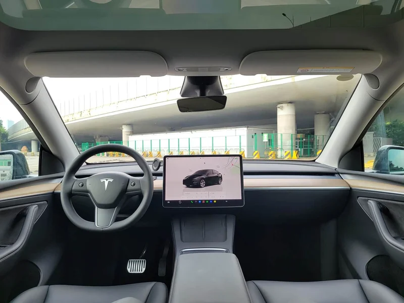 Tesla Model Y — фото 14