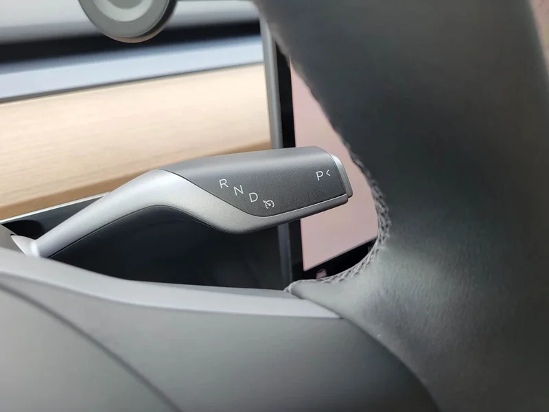 Tesla Model Y — фото 16
