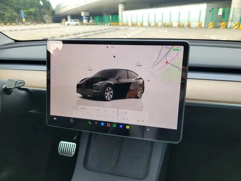 Tesla Model Y — фото 17