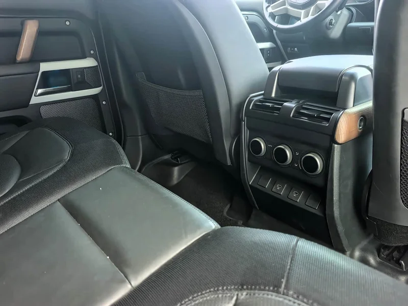 Land Rover Defender — фото 11