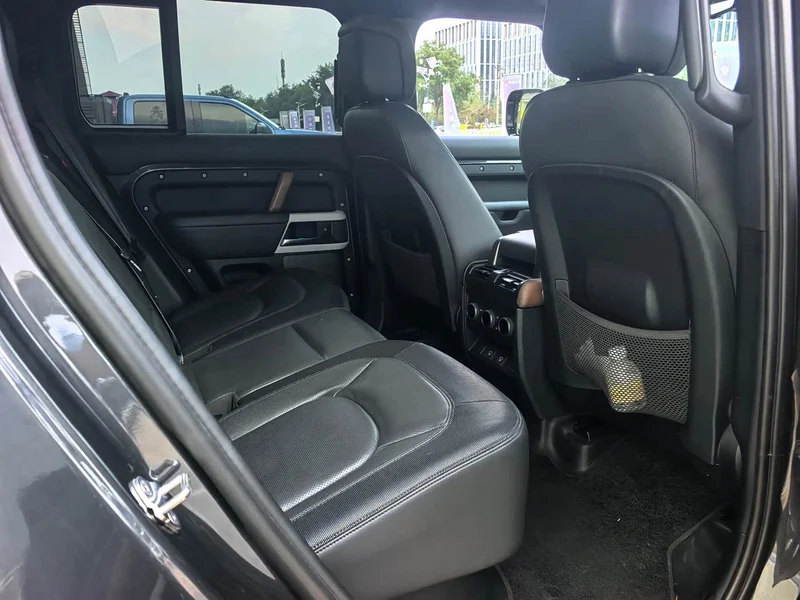 Land Rover Defender — фото 10