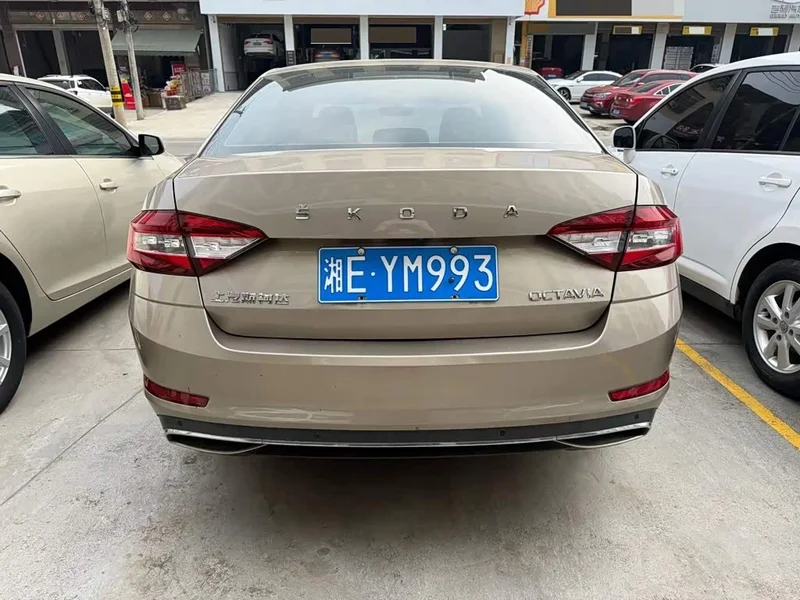 Volkswagen Octavia — фото 5