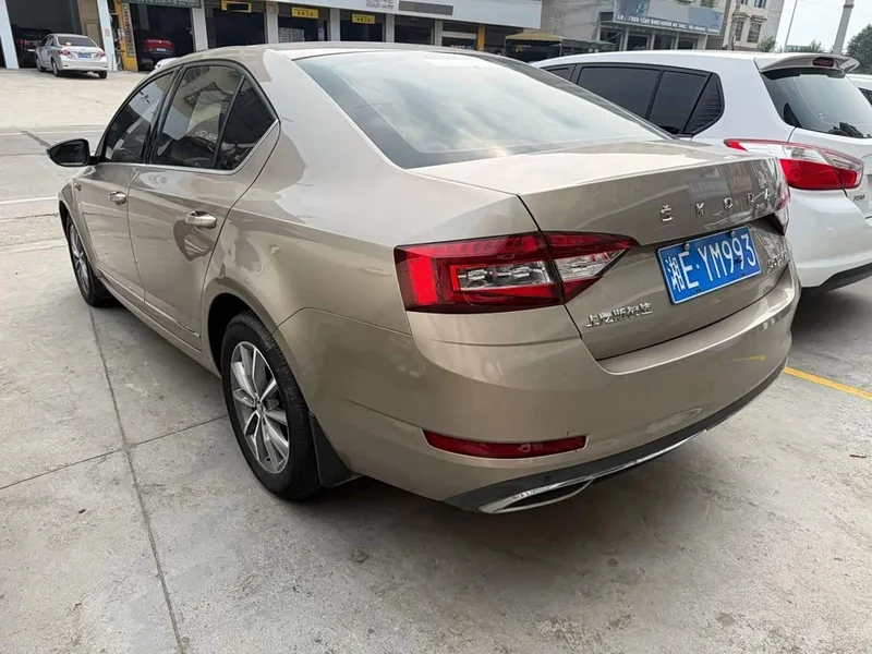 Volkswagen Octavia — фото 6
