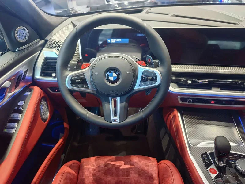 BMW XM — фото 10