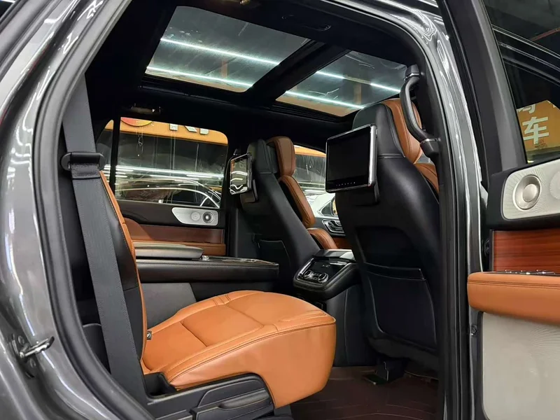 Lincoln Navigator — фото 13