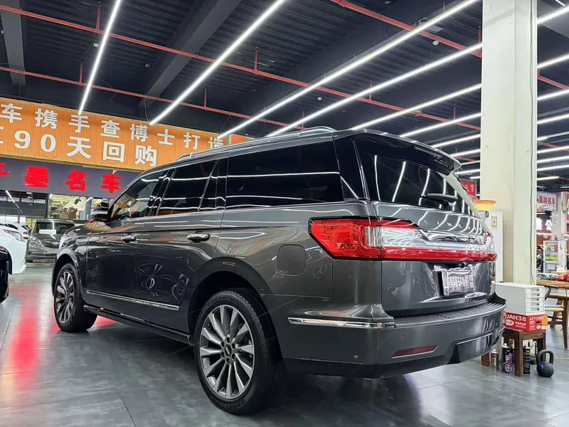 Lincoln Navigator — фото 14